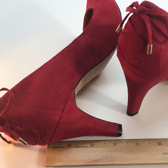 Coach & Four Red SuedeLike PointedToe Heels Sz 10 - Picture 7 of 8